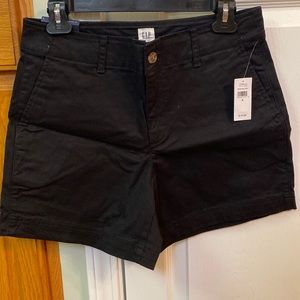 Black gap shorts, size 4